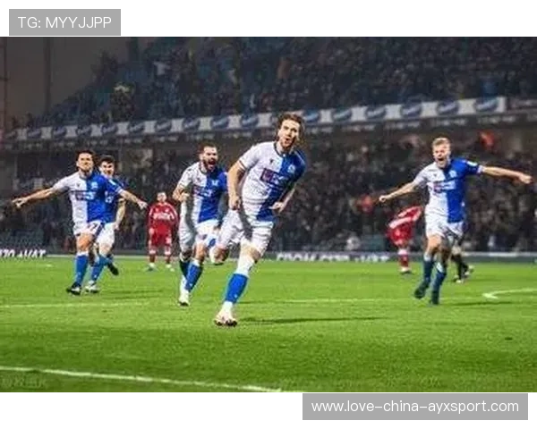 丹麦定位球威胁巨大，多次成为破局关键