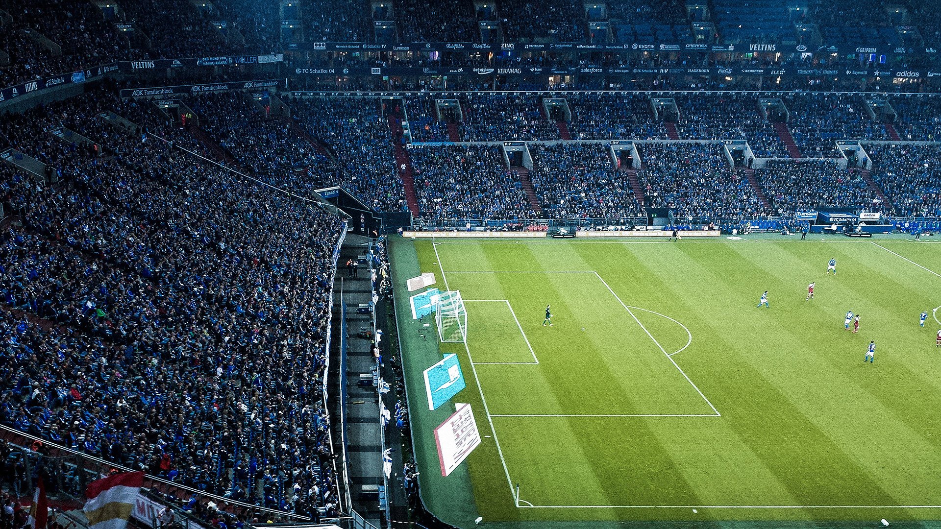 教师与学生篮球友谊赛 老师妙传赢得满堂喝彩